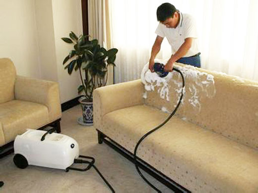 家里沙发有什么好的清洁方法吗？